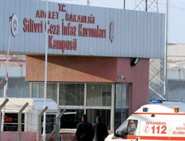 Silivri'de üniformalı torbacı!